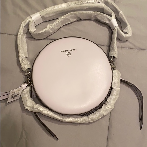 MK Lavender Delaney Crossbody - Picture 1 of 1